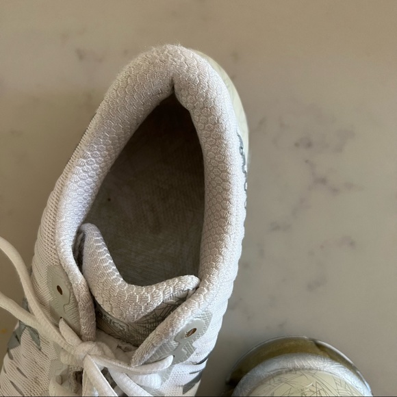 ASICS white running shoes - size 8 - support overpronation stability - Picture 4 of 8